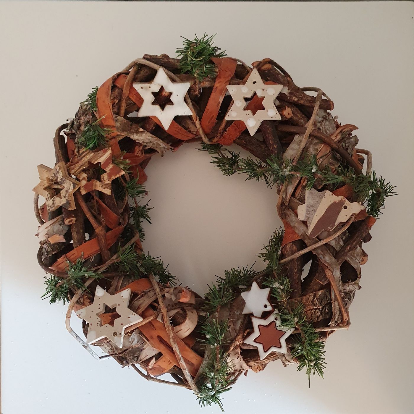 Wreath with ceramic stars
